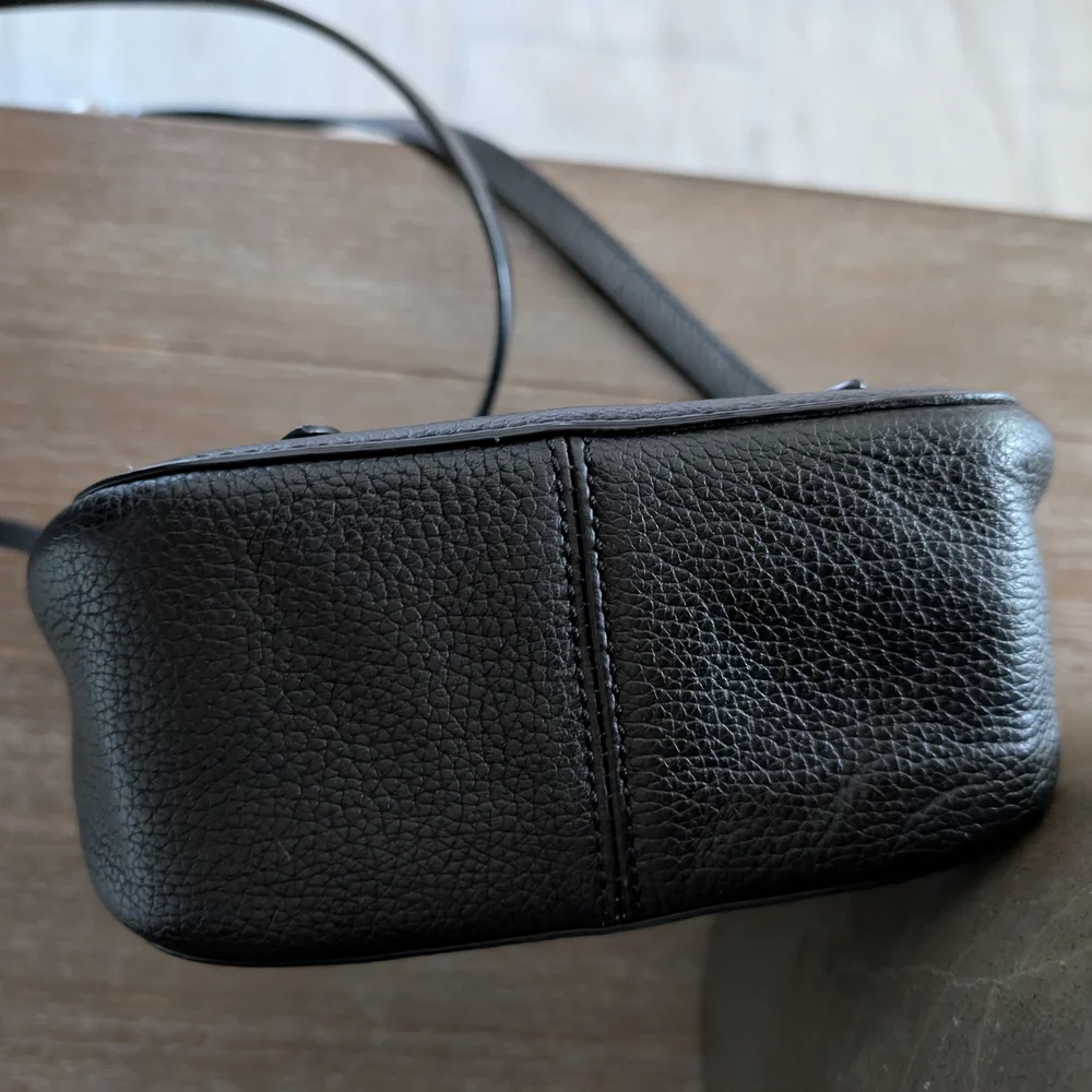 Ralph Lauren Black Leather Crossbody Bag - Picture 6 of 9